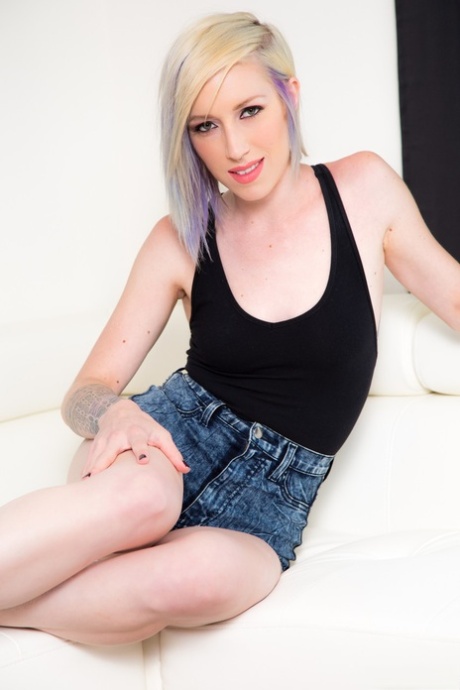 Maia Davis naked pornstar gallery